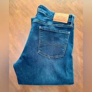 Lucky Brand Straight Sweet Jeans. EUC. Size 12/31L. Mid-rise. Medium wash.